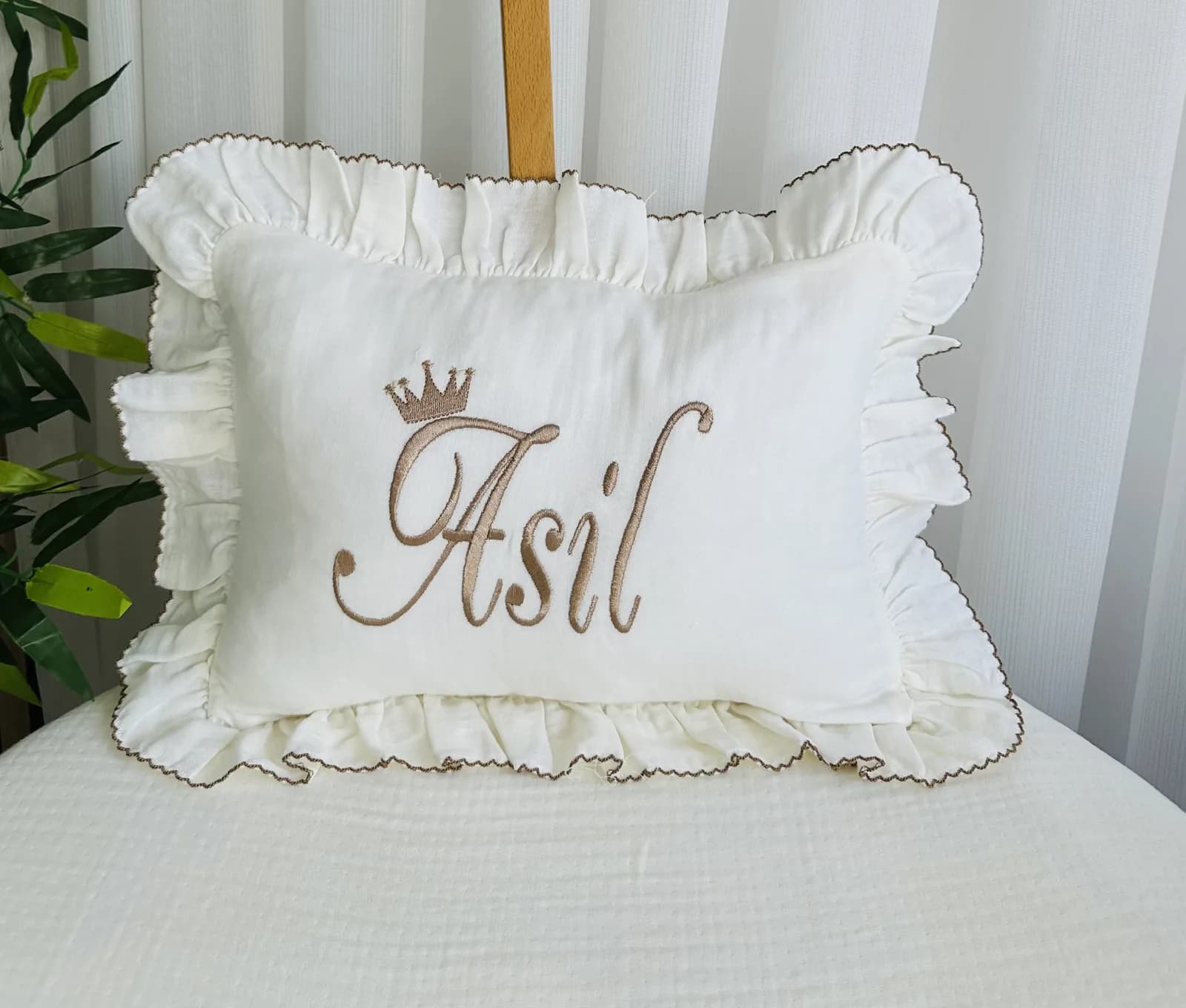 İsimli Bebek Yastığı - Taçlı İsim Kroşetalı
