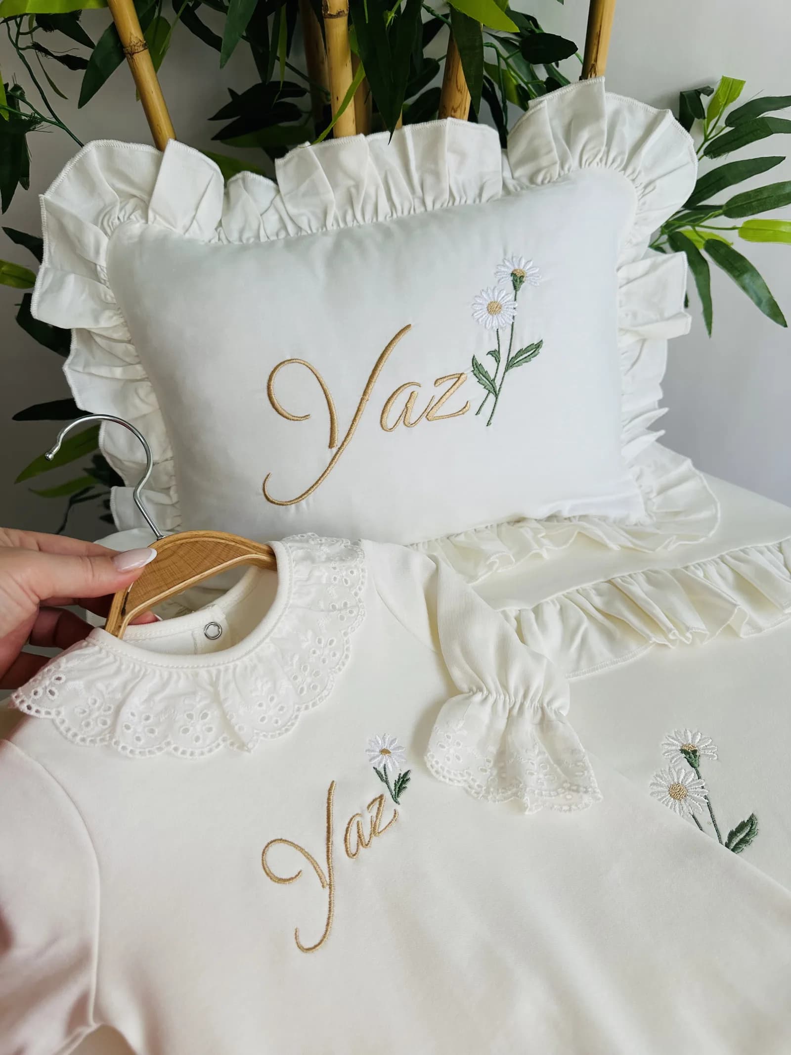 Penye Bebek Seti - Papatya Desenli Dantel Detaylı